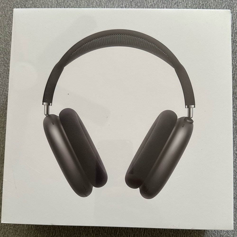 AirPods Pro Max brand new